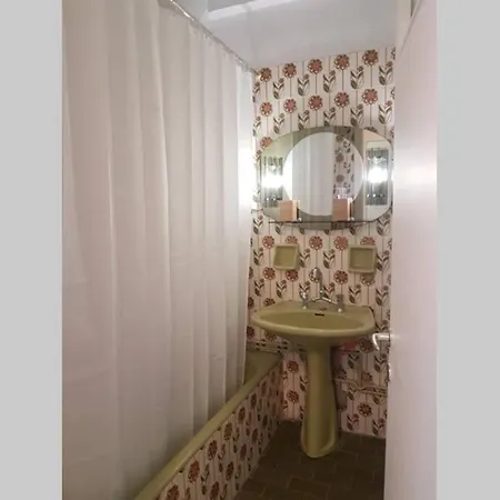 διαμέρισμα με θέα στο λιμάνι του βόλου *